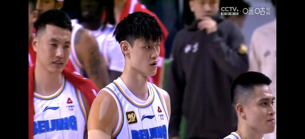 Yabo APP穆古鲁扎连续十二场比赛得分超过大比分获胜，SKT不断突破！赢得满堂喝彩的简单介绍